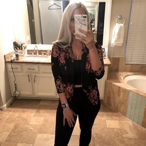 SMALL - Floral Fitted Blazer -Black